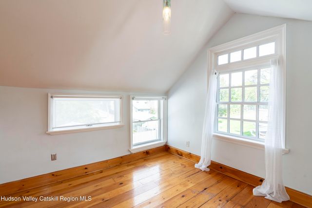 15 Charles Street, Rhinebeck, NY 12572