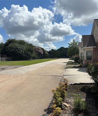 10735 Norchester Village, Houston, TX 77070
