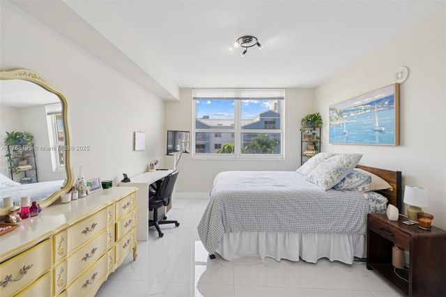 2665 SW 37th Ave 612, Miami, FL 33133