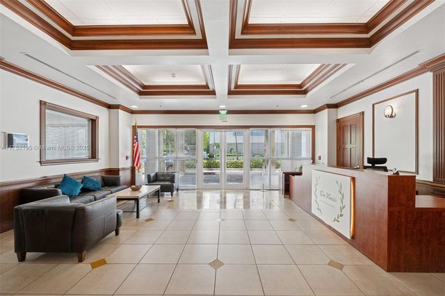 2665 SW 37th Ave 612, Miami, FL 33133