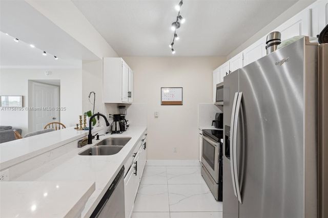 2665 SW 37th Ave 612, Miami, FL 33133