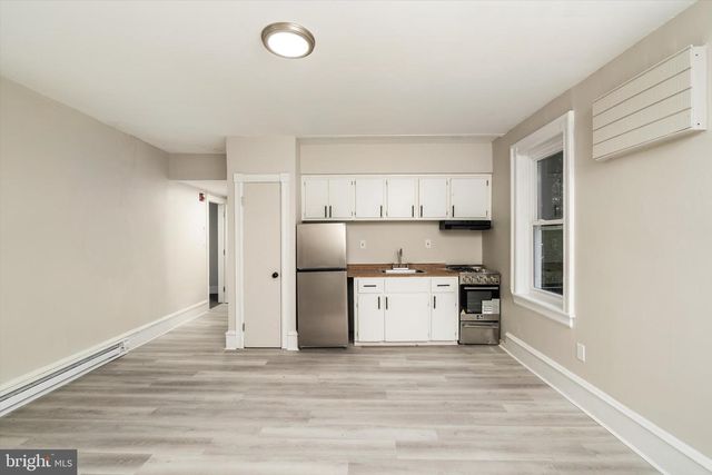 12 PARKSIDE AVE, Trenton, NJ 08618