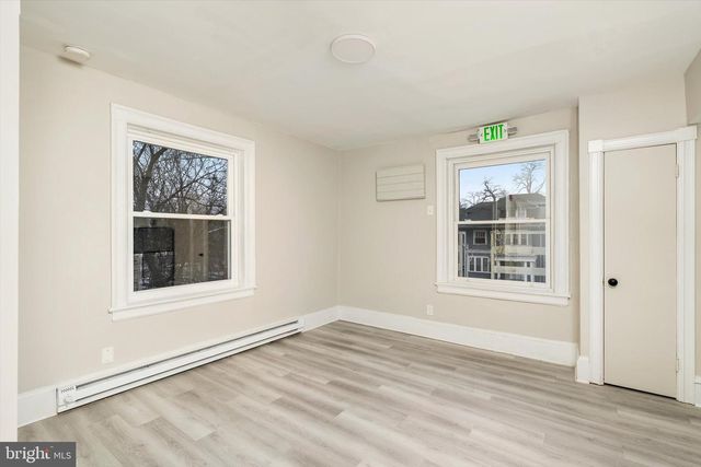 12 PARKSIDE AVE, Trenton, NJ 08618