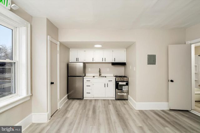 12 PARKSIDE AVE, Trenton, NJ 08618