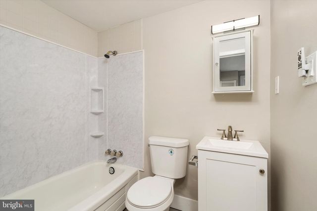 12 PARKSIDE AVE, Trenton, NJ 08618