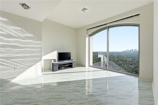 2795 Peachtree NE Road 2604, Atlanta, GA 30305