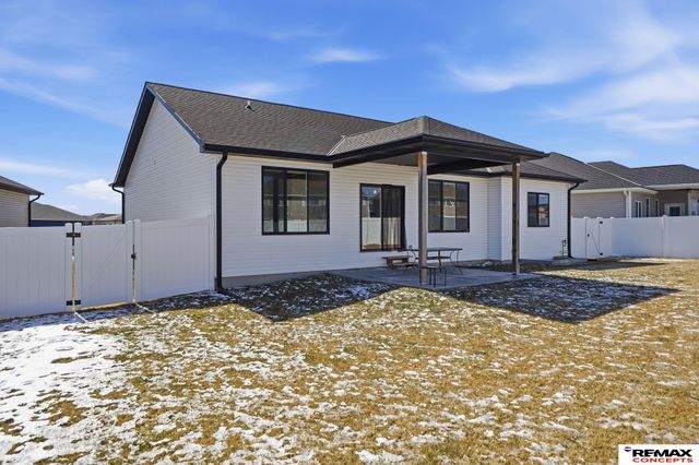 836 W Miramonte Road, Lincoln, NE 68523