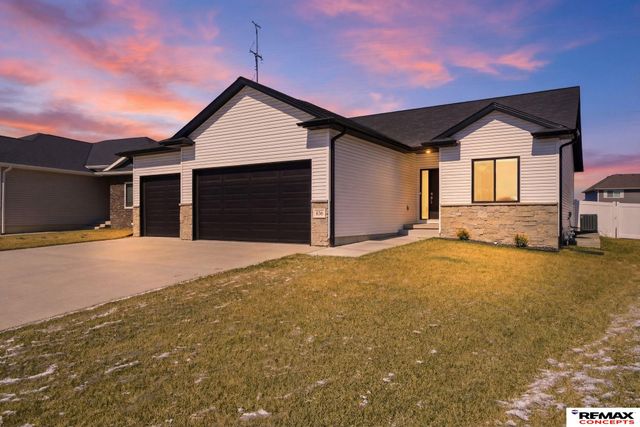 836 W Miramonte Road, Lincoln, NE 68523