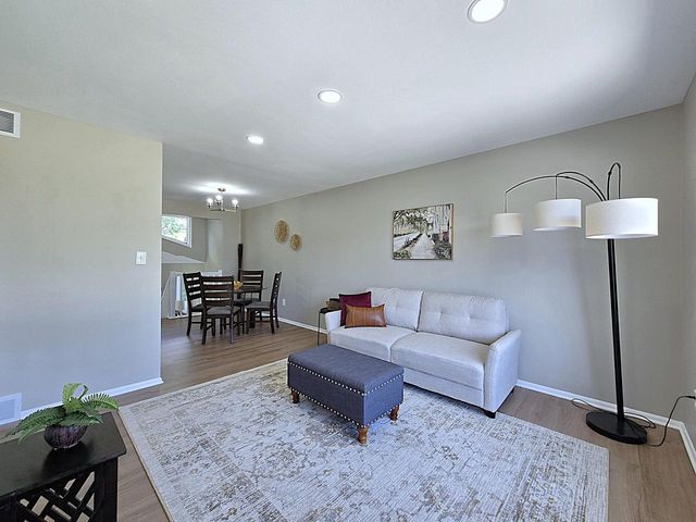 3200 15th AVENUE, South Milwaukee, WI 53172