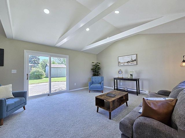 3200 15th AVENUE, South Milwaukee, WI 53172