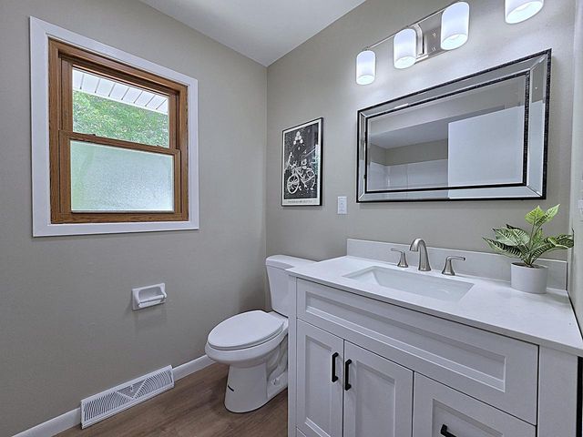 3200 15th AVENUE, South Milwaukee, WI 53172