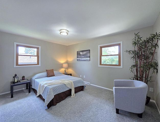 3200 15th AVENUE, South Milwaukee, WI 53172