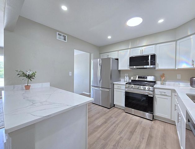 3200 15th AVENUE, South Milwaukee, WI 53172