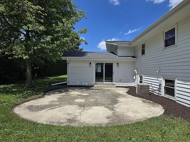 3200 15th AVENUE, South Milwaukee, WI 53172