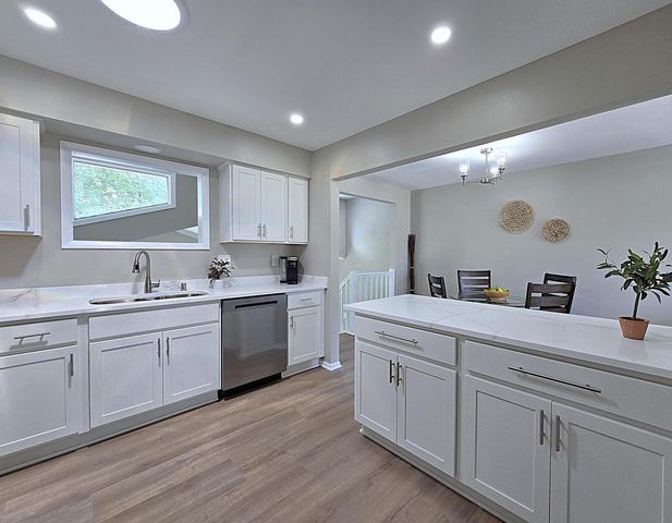 3200 15th AVENUE, South Milwaukee, WI 53172