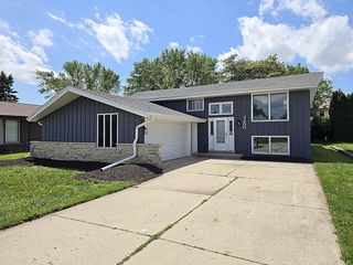 3200 15th AVENUE, South Milwaukee, WI 53172