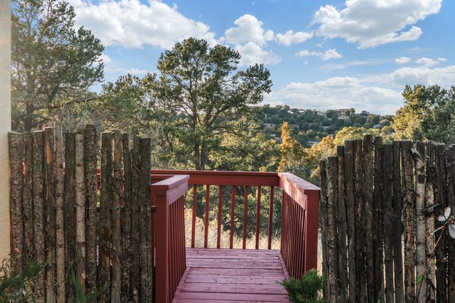 37 Paseo Del Pinon, Santa Fe, NM 87508