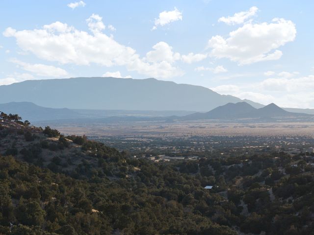 37 Paseo Del Pinon, Santa Fe, NM 87508