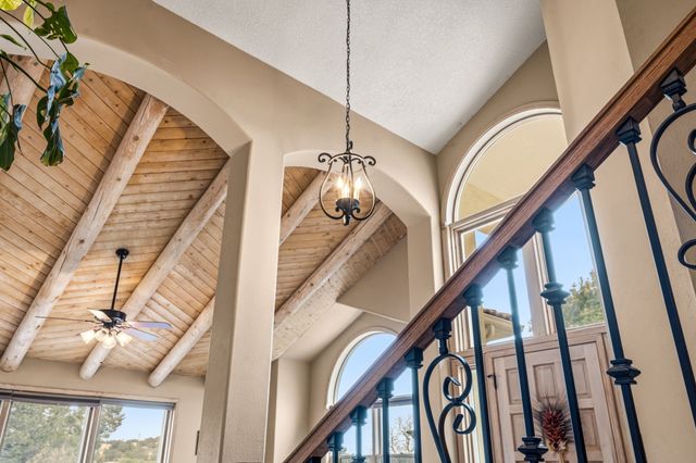 37 Paseo Del Pinon, Santa Fe, NM 87508