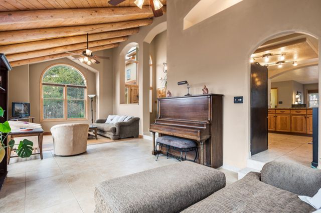 37 Paseo Del Pinon, Santa Fe, NM 87508