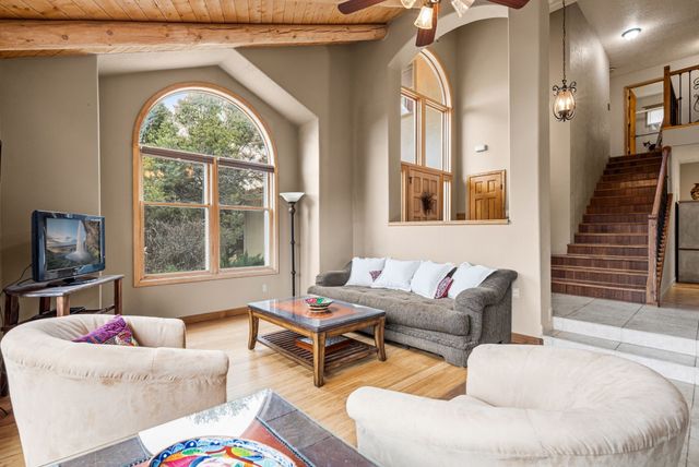 37 Paseo Del Pinon, Santa Fe, NM 87508