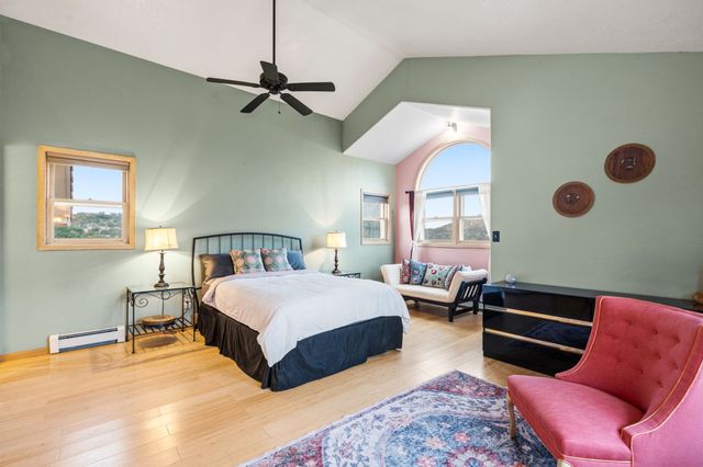 37 Paseo Del Pinon, Santa Fe, NM 87508