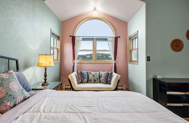 37 Paseo Del Pinon, Santa Fe, NM 87508