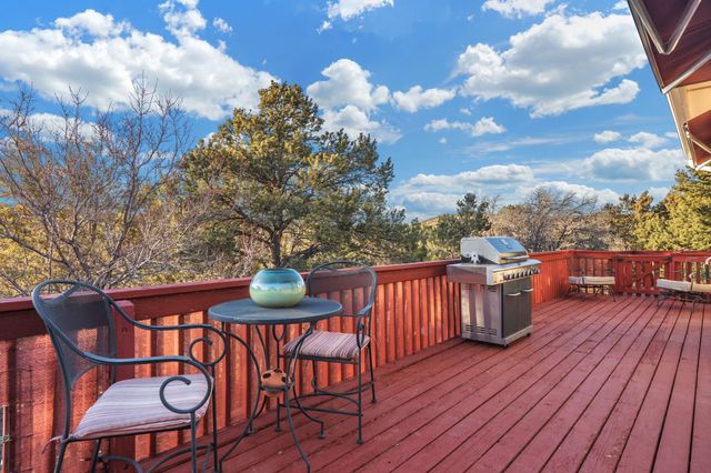37 Paseo Del Pinon, Santa Fe, NM 87508