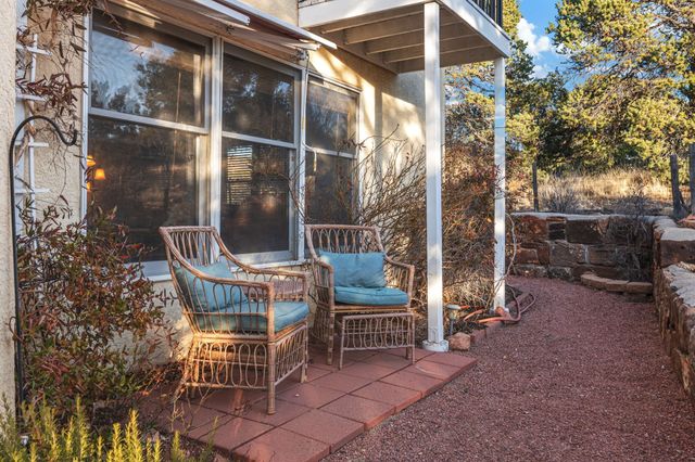 37 Paseo Del Pinon, Santa Fe, NM 87508