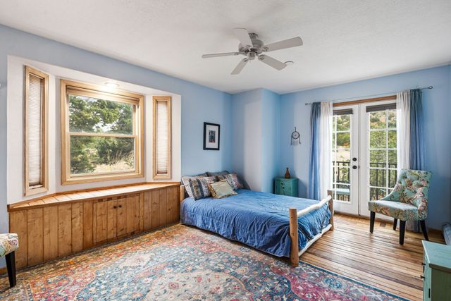 37 Paseo Del Pinon, Santa Fe, NM 87508