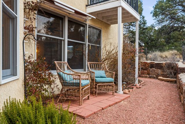 37 Paseo Del Pinon, Santa Fe, NM 87508