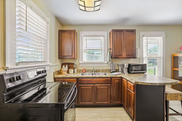 549 Crossway Ave, Murfreesboro, TN 37130