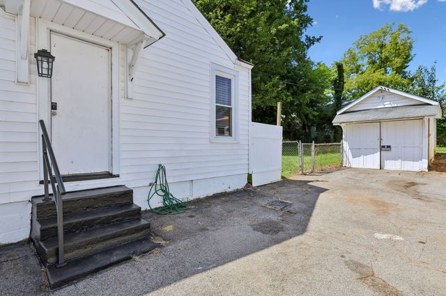 549 Crossway Ave, Murfreesboro, TN 37130