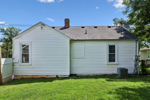 549 Crossway Ave, Murfreesboro, TN 37130