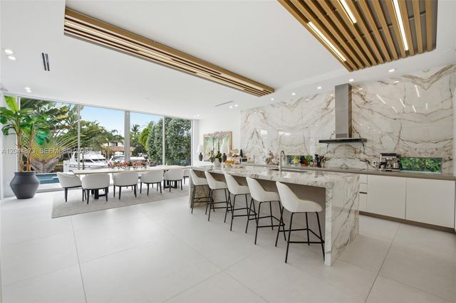 91 Fiesta Way, Fort Lauderdale, FL 33301