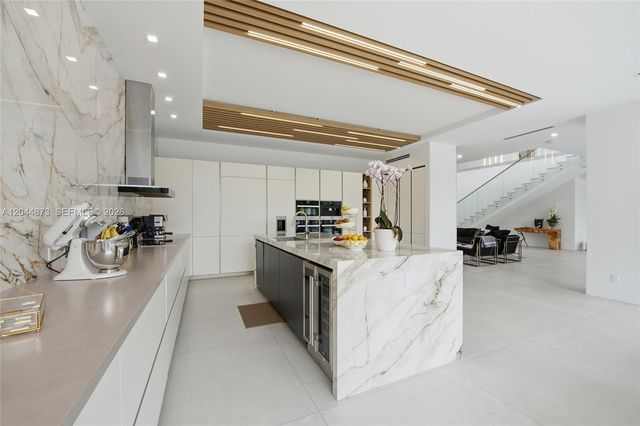 91 Fiesta Way, Fort Lauderdale, FL 33301