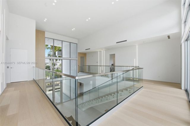 91 Fiesta Way, Fort Lauderdale, FL 33301