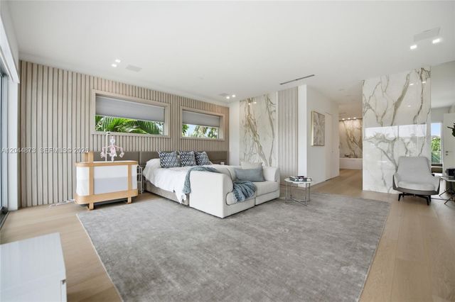 91 Fiesta Way, Fort Lauderdale, FL 33301