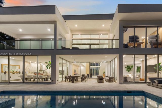 91 Fiesta Way, Fort Lauderdale, FL 33301