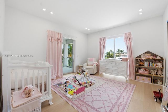 91 Fiesta Way, Fort Lauderdale, FL 33301