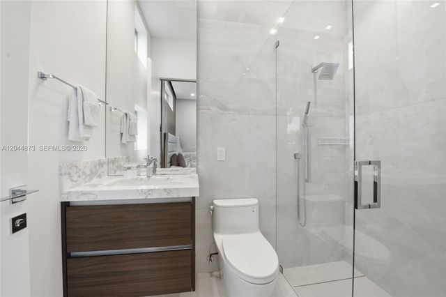 91 Fiesta Way, Fort Lauderdale, FL 33301