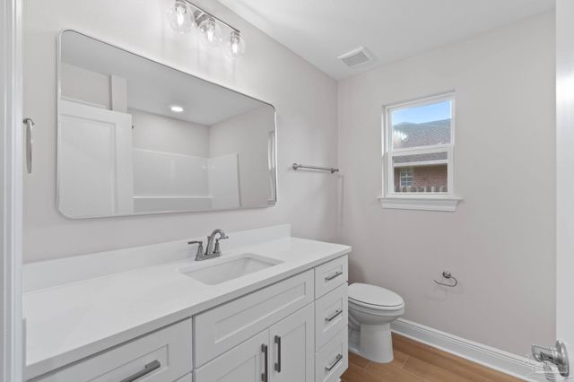 6572 Lansford St, Navarre, FL 32566