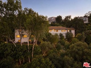1018 N Tigertail Road, Los Angeles, CA 90049