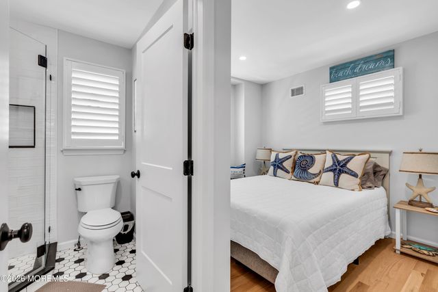 24 E Penguin Way, Lavallette, NJ 08735