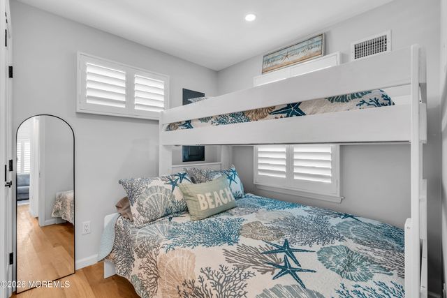 24 E Penguin Way, Lavallette, NJ 08735