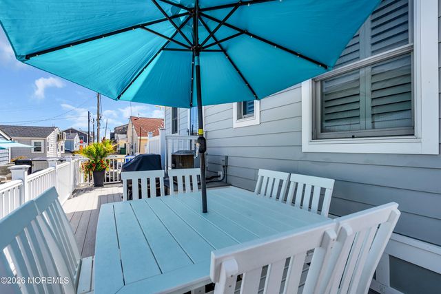 24 E Penguin Way, Lavallette, NJ 08735