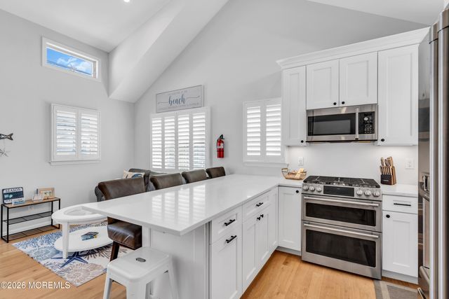 24 E Penguin Way, Lavallette, NJ 08735