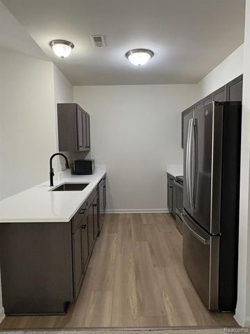 1151 Alameda Boulevard, Troy, MI 48085