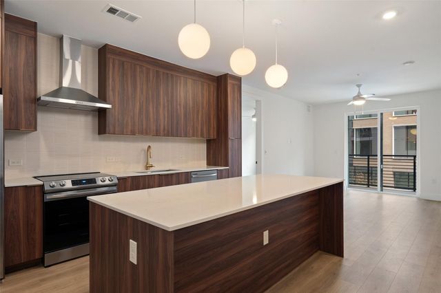 1701 Simond Ave 206, Austin, TX 78723