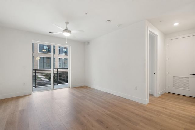 1701 Simond Ave 206, Austin, TX 78723